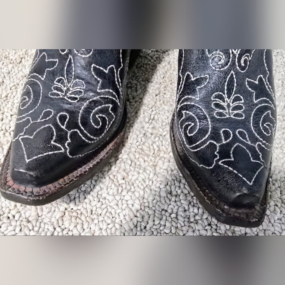 CORRAL Vintage Teens Distressed Black / Gray Leather Cowboy Boots in Size 2 - Picture 10 of 11
